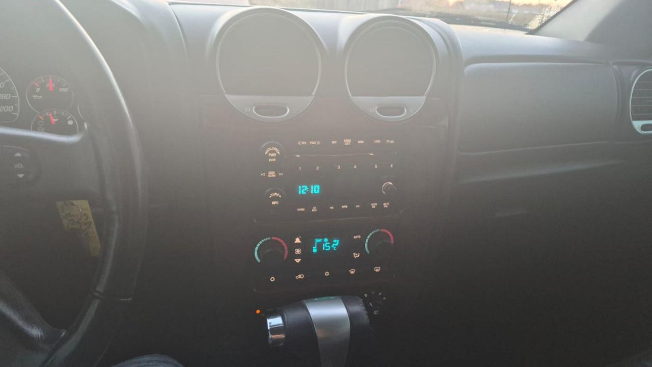 2008 GMC Envoy SLE, LEATHER, LOADED, ONLY 106KMS, AS IS SPECIAL Photo