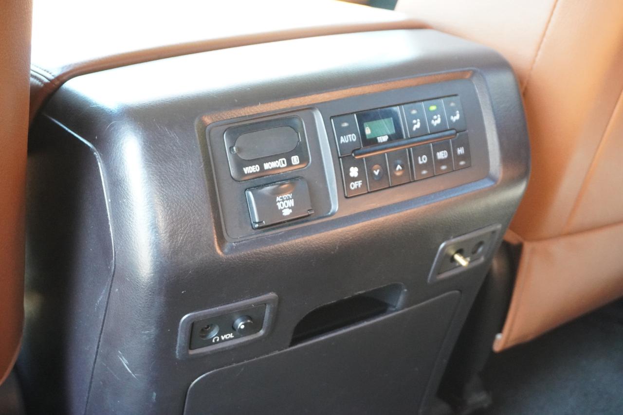 2016 Toyota Sequoia Platinum Photo