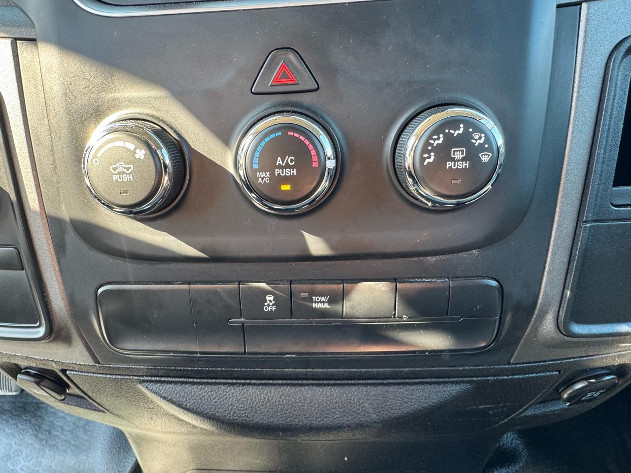 2013 RAM 1500 4WD REG CAB 140.5" ST Photo