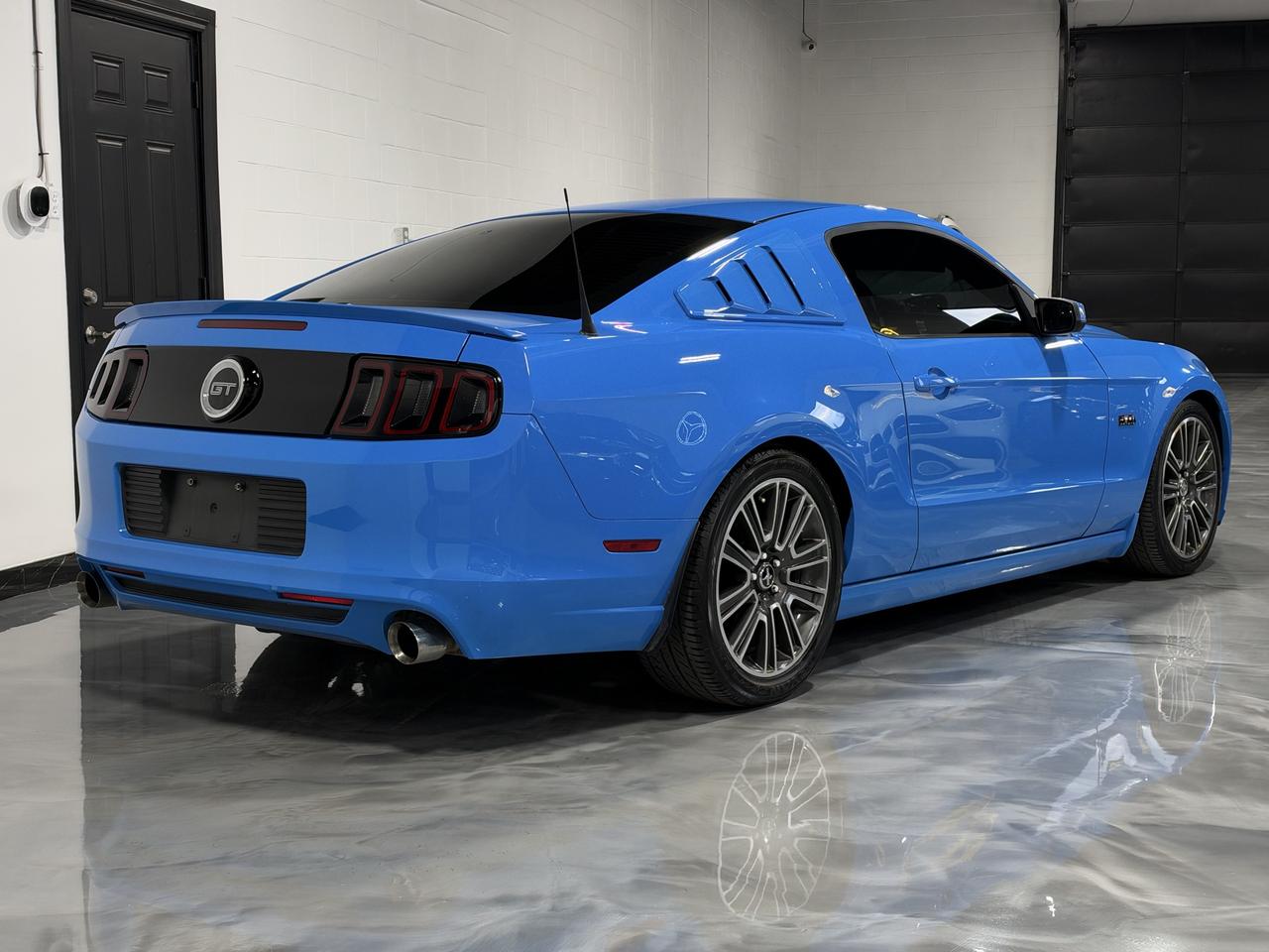 2014 Ford Mustang GT Photo2