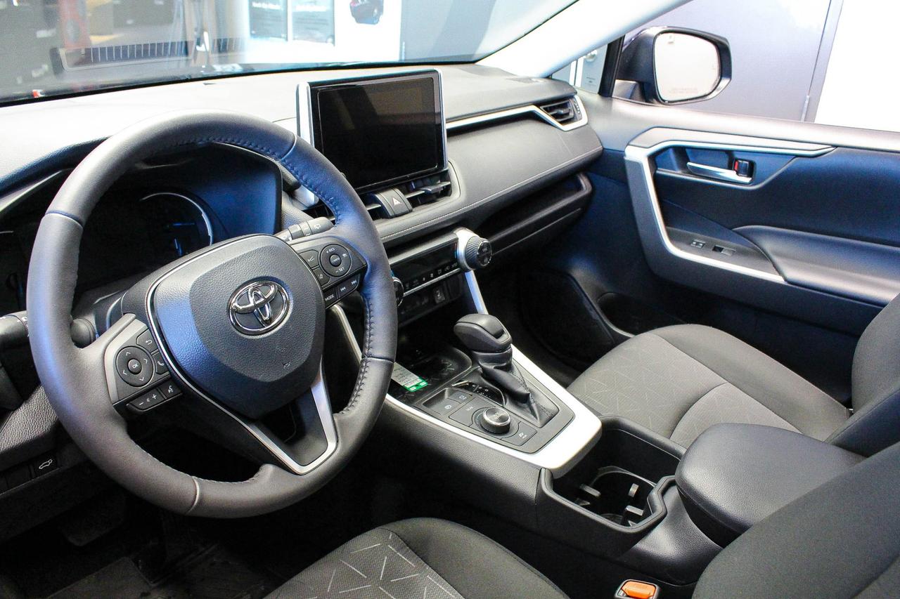 2023 Toyota RAV4 Hybrid XLE HYBRID - CLOTH UPHOLSTERY - TWO SETS OF TIRES Photo