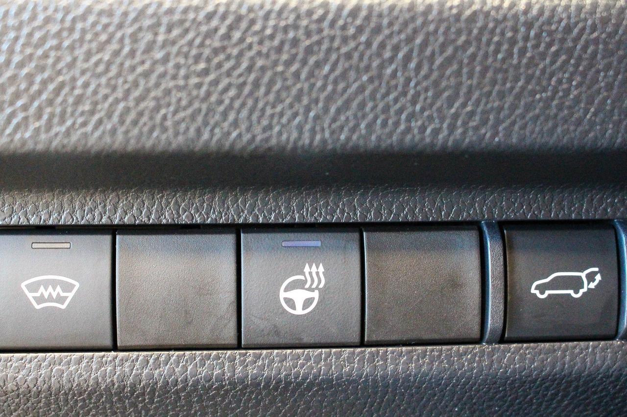2023 Toyota RAV4 Hybrid XLE HYBRID - CLOTH UPHOLSTERY - TWO SETS OF TIRES Photo