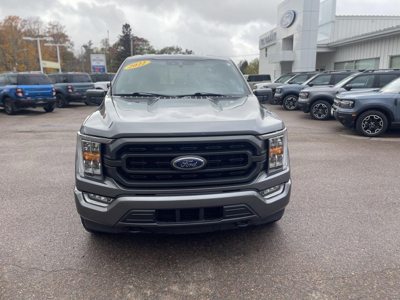2022 Ford F-150 XLT Photo1