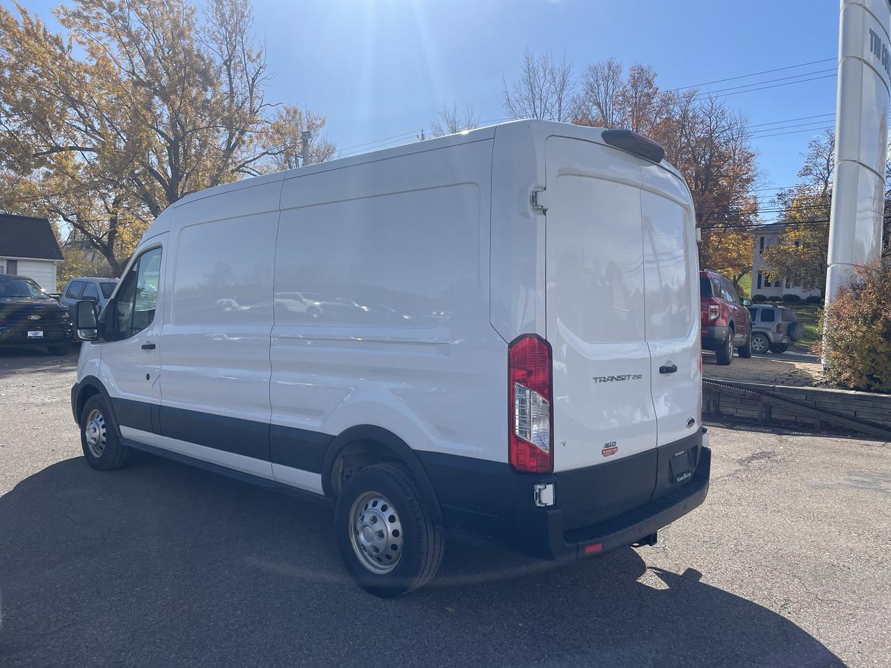 2021 Ford Transit Cargo Van BASE Photo4
