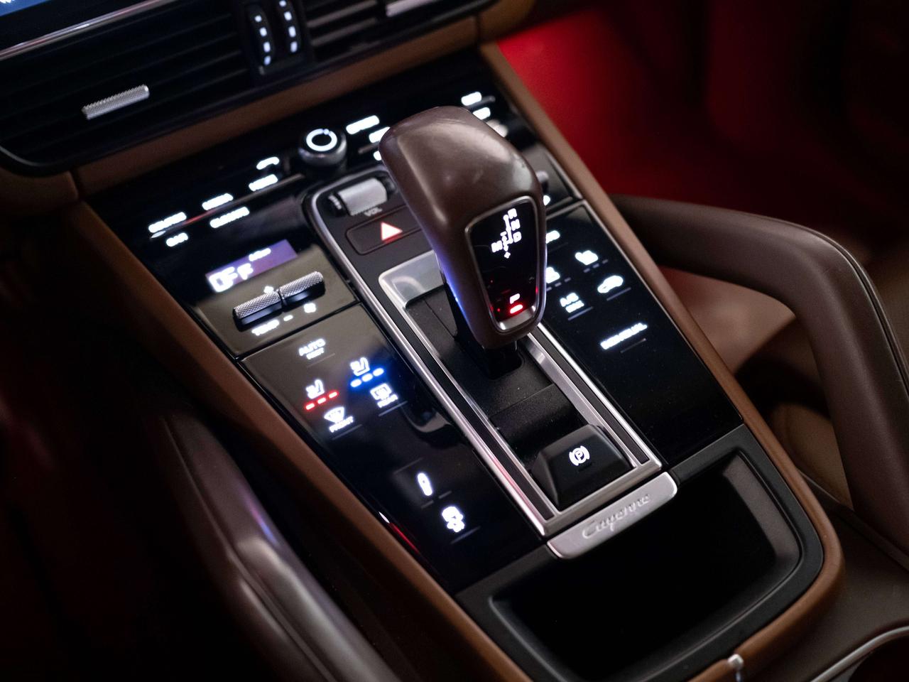 2022 Porsche Cayenne E-HYBRID | PREMIUM PLUS | PANO | 21 IN Photo