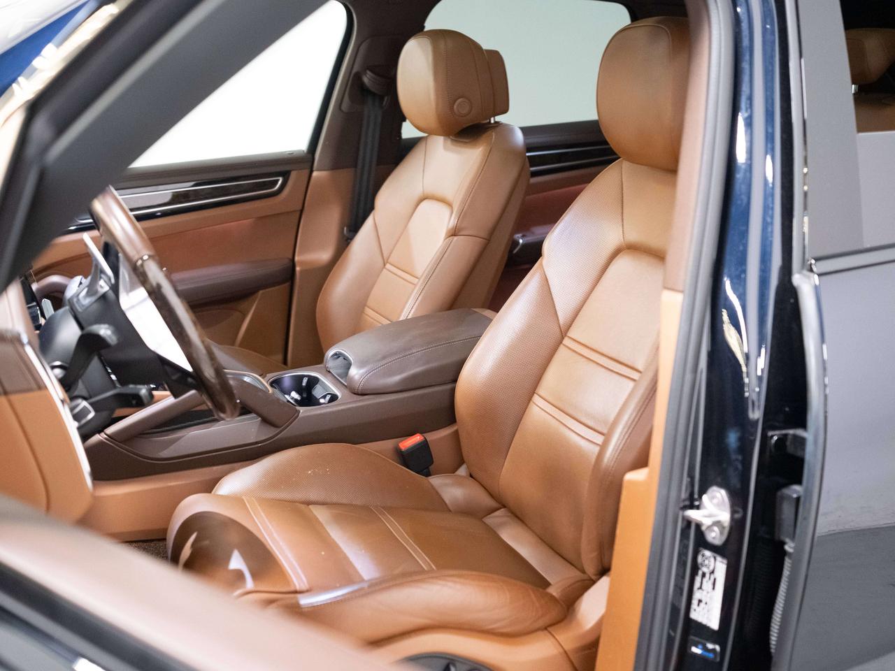 2022 Porsche Cayenne E-HYBRID | PREMIUM PLUS | PANO | 21 IN Photo