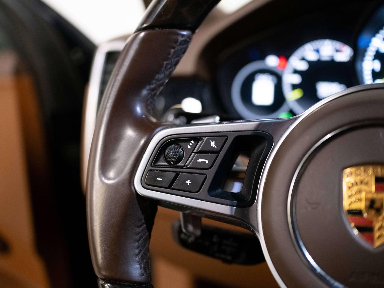 2024 Porsche Cayenne PREMIUM PLUS | PANO | BOSE | 21 IN Photo