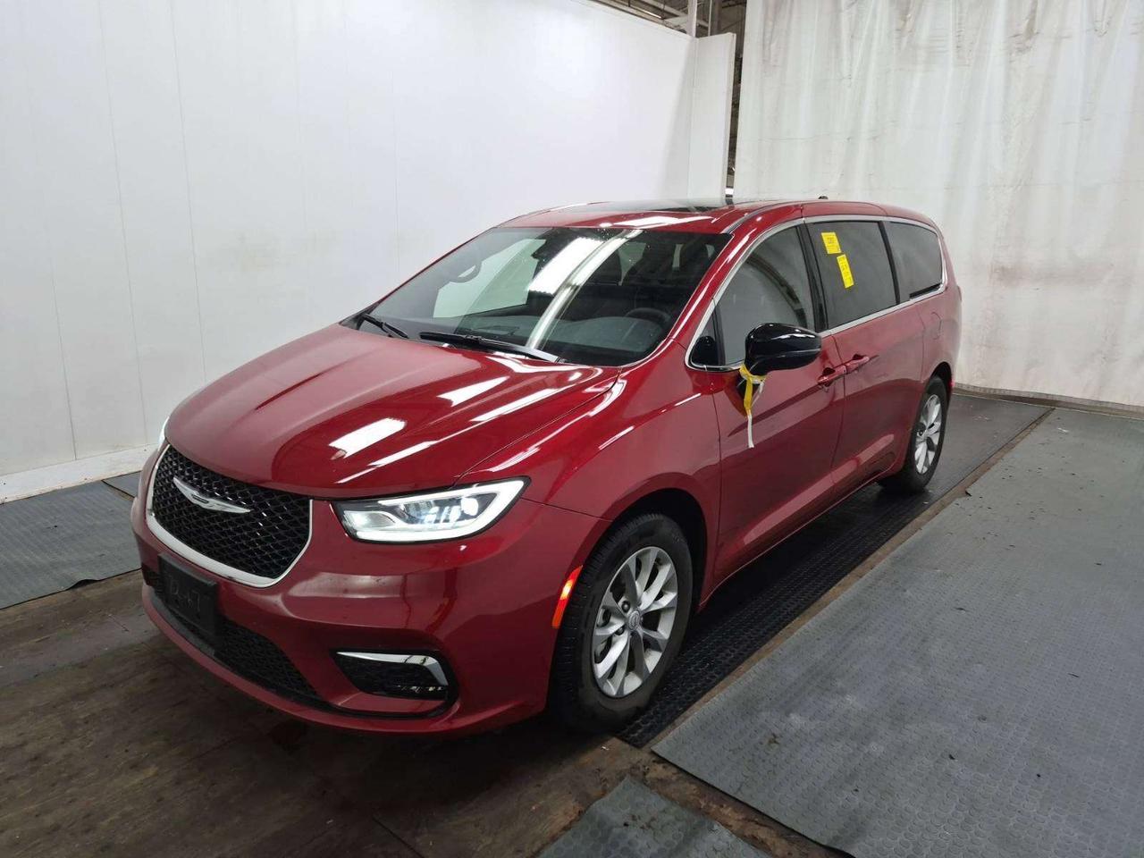 2026 Chrysler Pacifica Limited - Pano Sunroof - Navigation! Photo