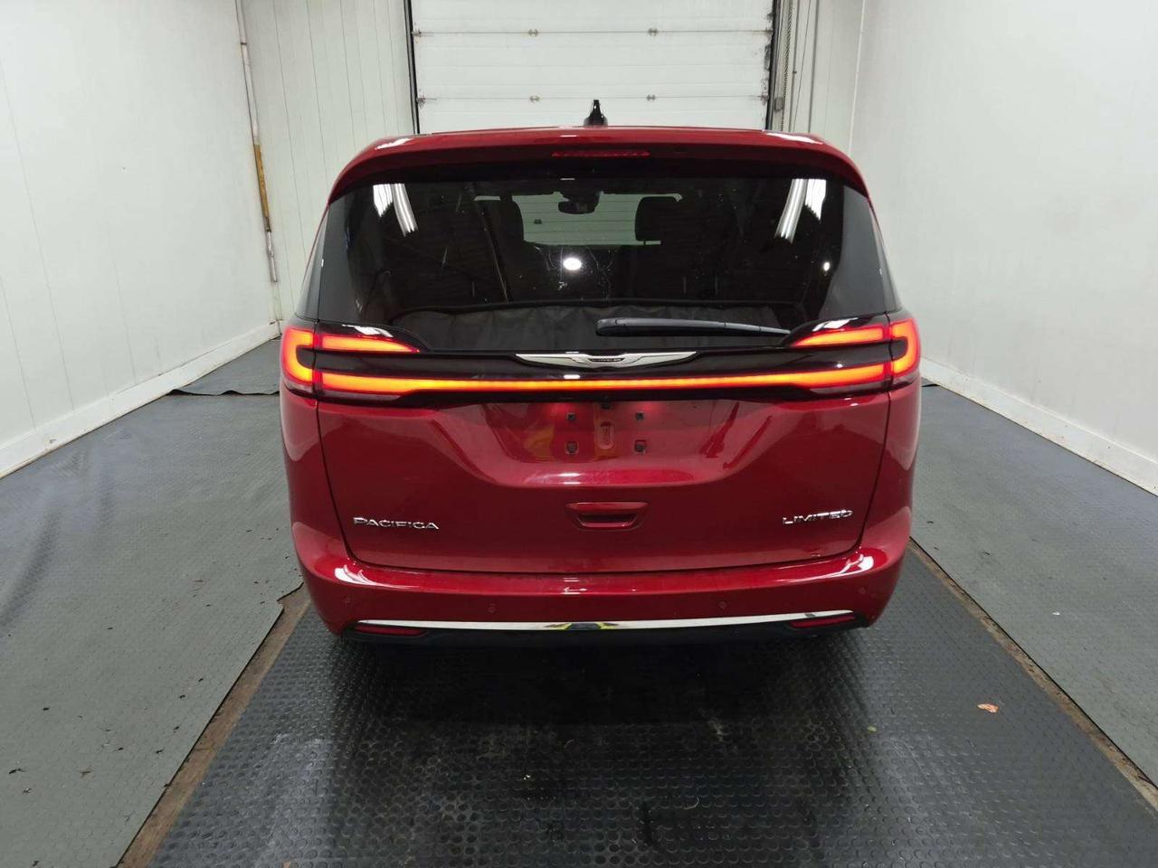 2026 Chrysler Pacifica Limited - Pano Sunroof - Navigation! Photo