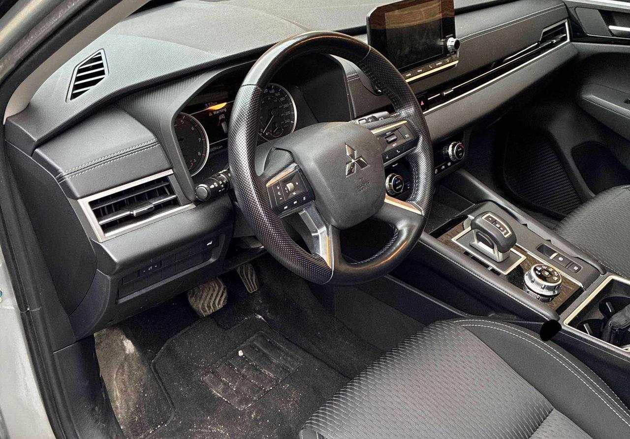 2022 Mitsubishi Outlander S-AWC| BLIND SPOT| SUNROOF| HTD SEAT| CARPLAY Photo2