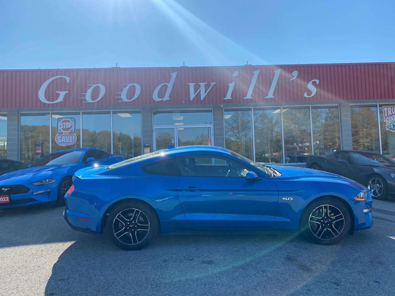 2020 Ford Mustang GT PREMIUM, HEATED LEATHER, BACK UP CAMERA! Photo