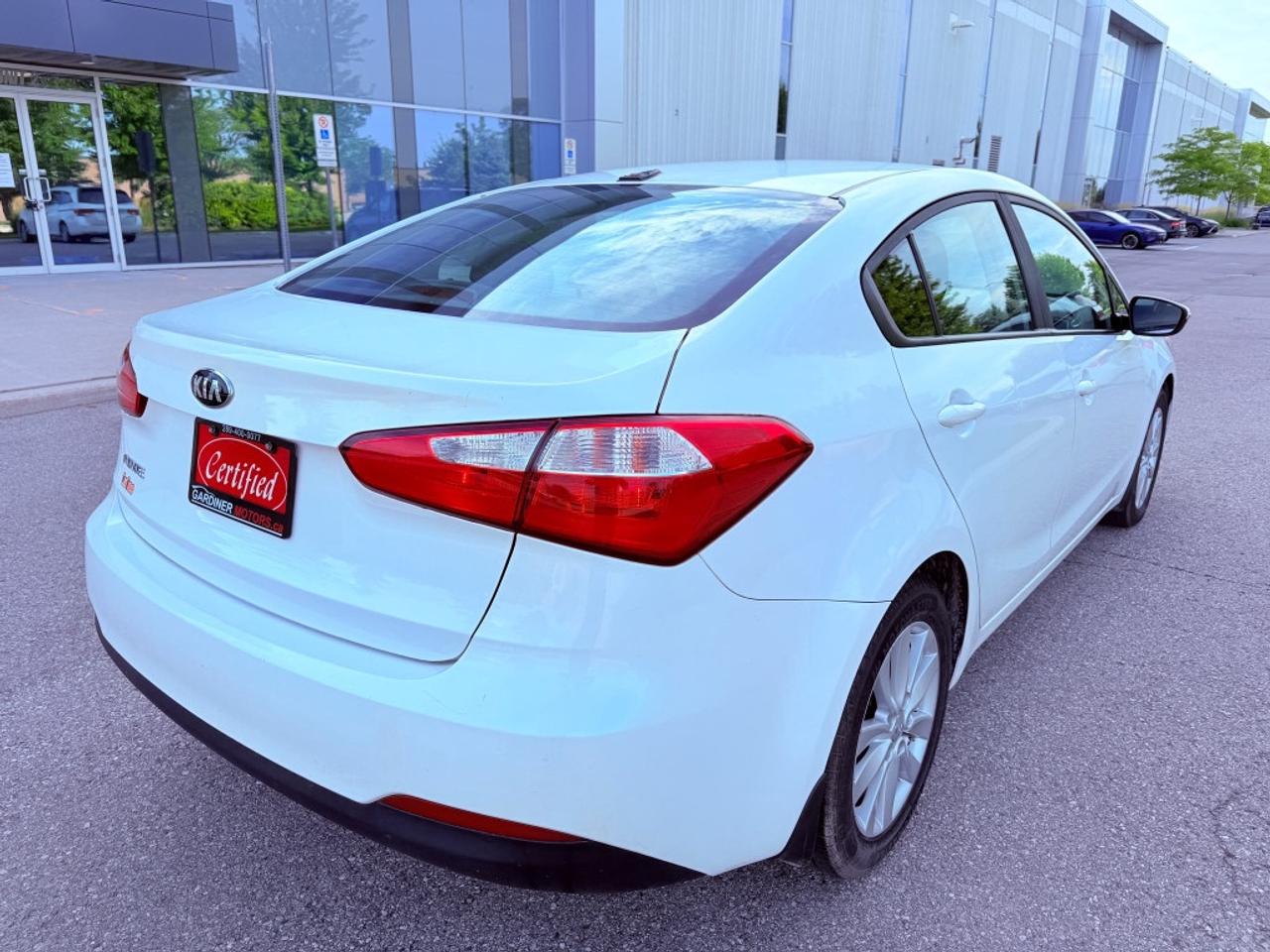 2015 Kia Forte 4dr Sedan Automatic LX+ Photo4