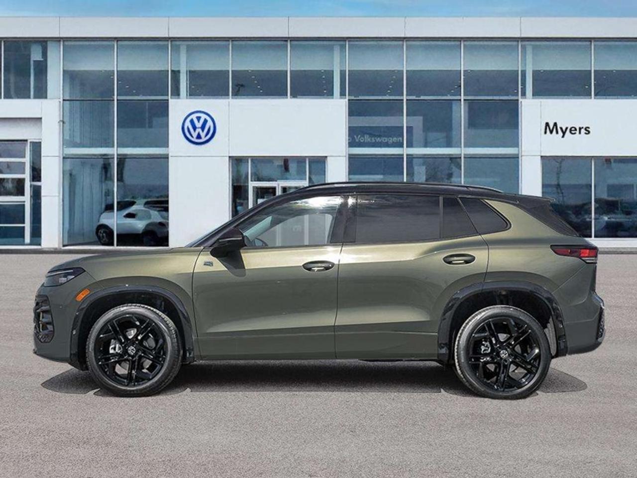 2027 Volkswagen Tiguan R-Line Black Edition Photo
