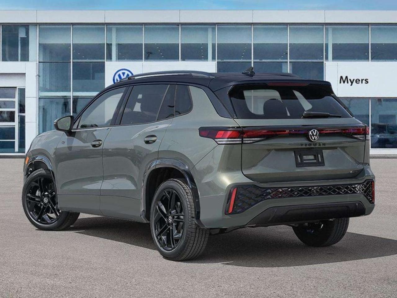 2027 Volkswagen Tiguan R-Line Black Edition Photo3