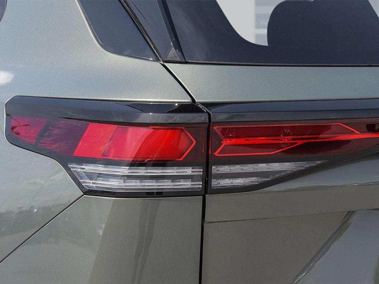 2027 Volkswagen Tiguan R-Line Black Edition Photo