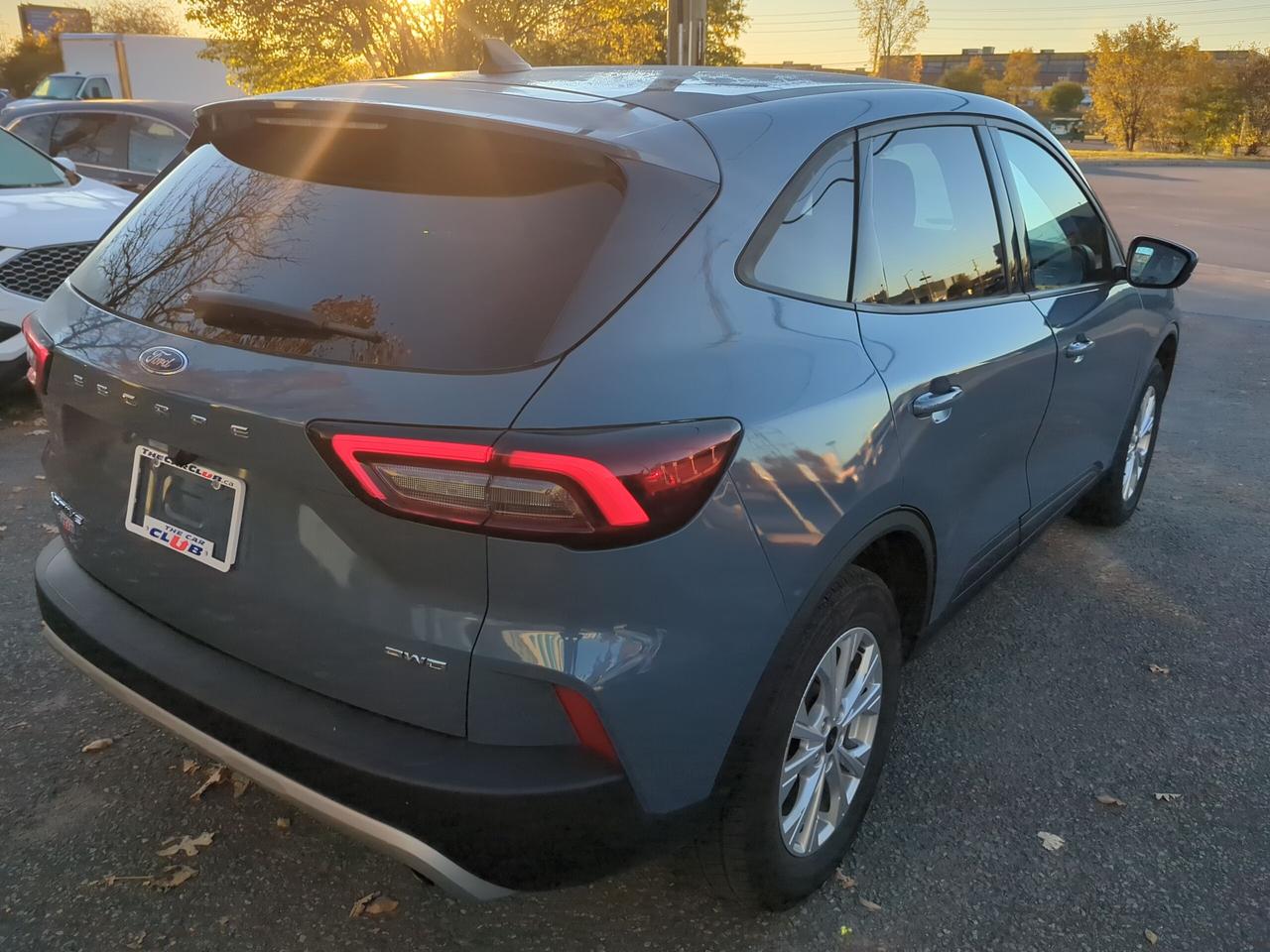 2025 Ford Escape Active Photo4