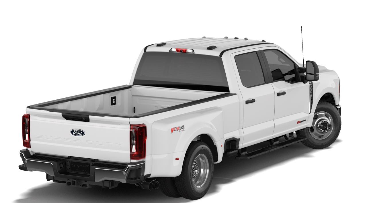 2027 Ford SUPER DUTY F-350 DRW XLT Photo2
