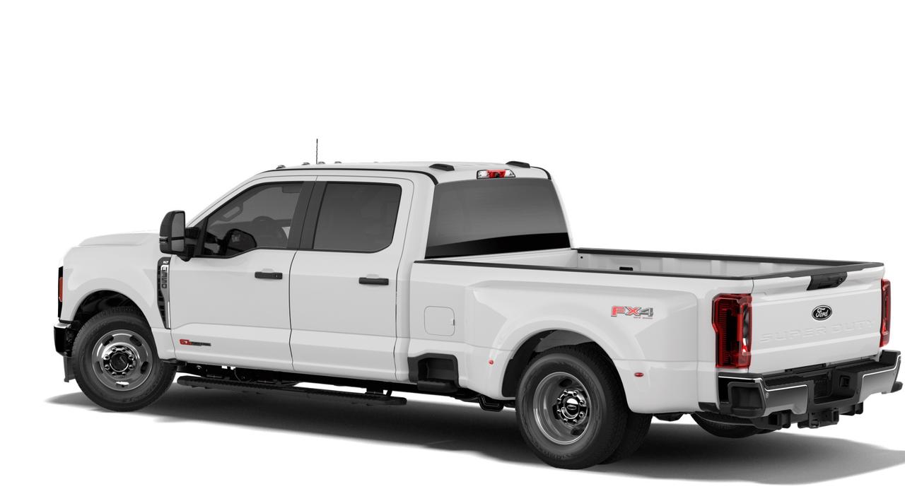 2027 Ford SUPER DUTY F-350 DRW XLT Photo1