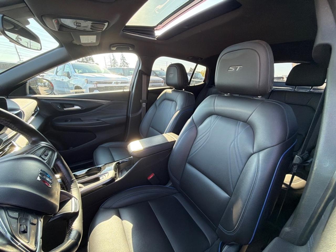 2024 Buick Envista Sport Touring  19-INCH WHEELS|SUNROOF Photo
