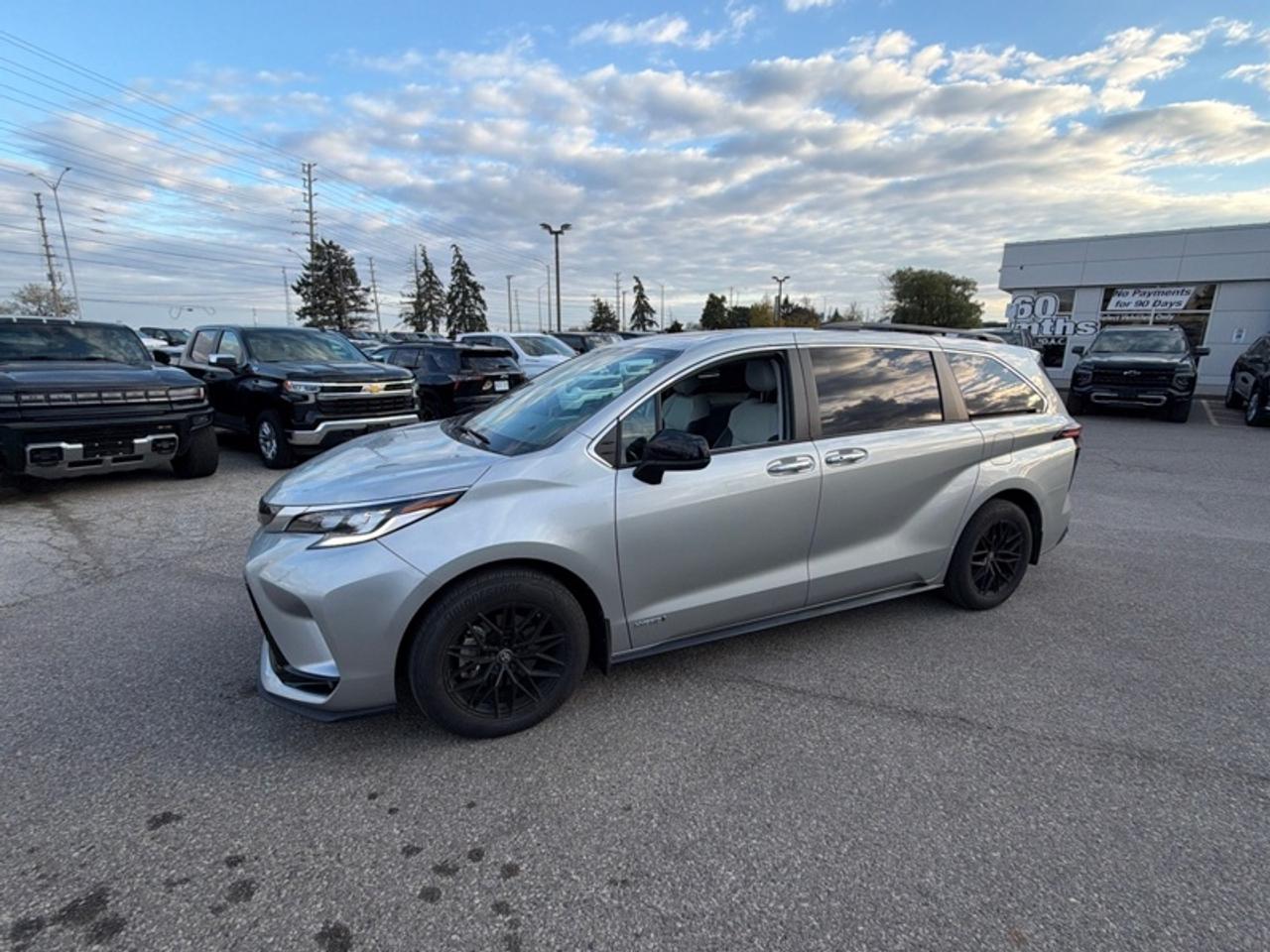 2021 Toyota Sienna XSE 7-Passenger AWD  XSE SPORT PACKAGE | ALL-WHEEL DRIVE | HYBRID | 7-PASSENGER | POWER SUNROOF Photo
