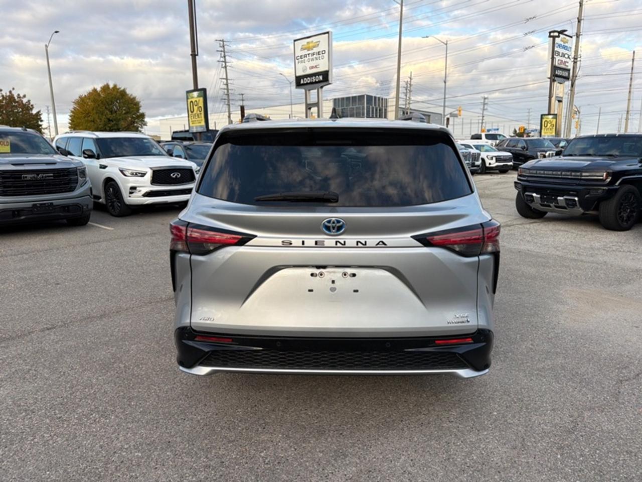2021 Toyota Sienna XSE 7-Passenger AWD  XSE SPORT PACKAGE | ALL-WHEEL DRIVE | HYBRID | 7-PASSENGER | POWER SUNROOF Photo