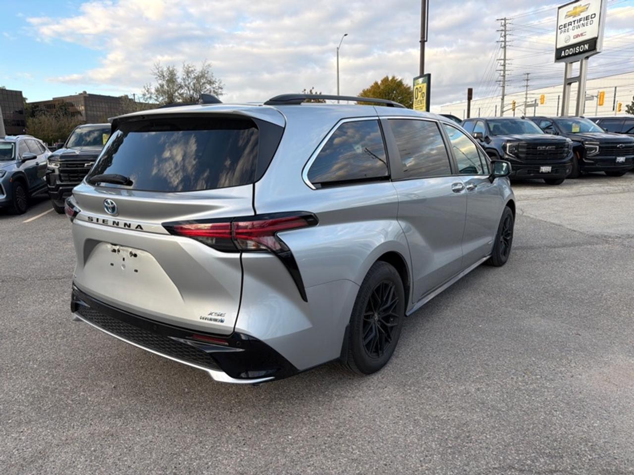 2021 Toyota Sienna XSE 7-Passenger AWD  XSE SPORT PACKAGE | ALL-WHEEL DRIVE | HYBRID | 7-PASSENGER | POWER SUNROOF Photo