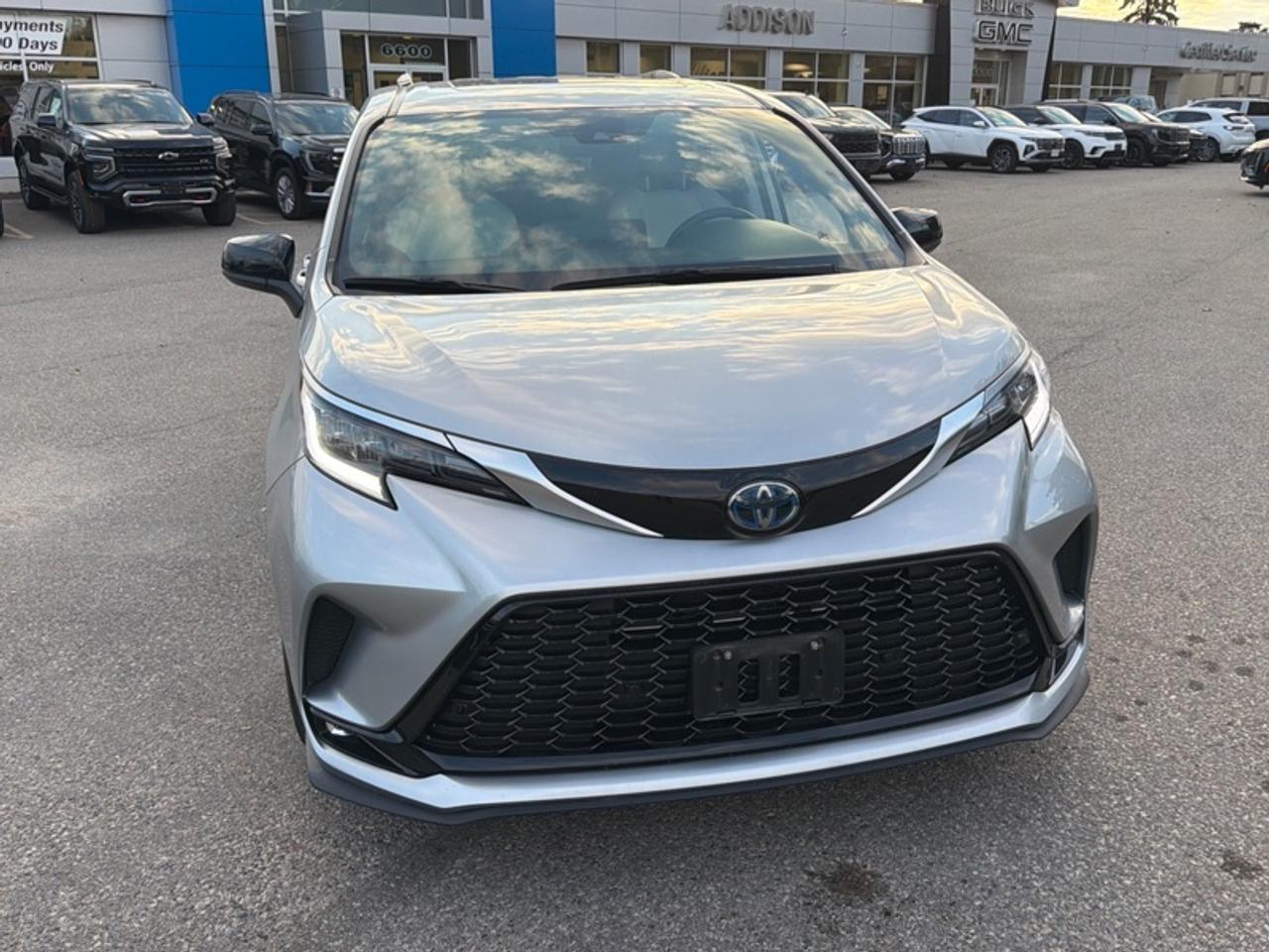 2021 Toyota Sienna XSE 7-Passenger AWD  XSE SPORT PACKAGE | ALL-WHEEL DRIVE | HYBRID | 7-PASSENGER | POWER SUNROOF Photo