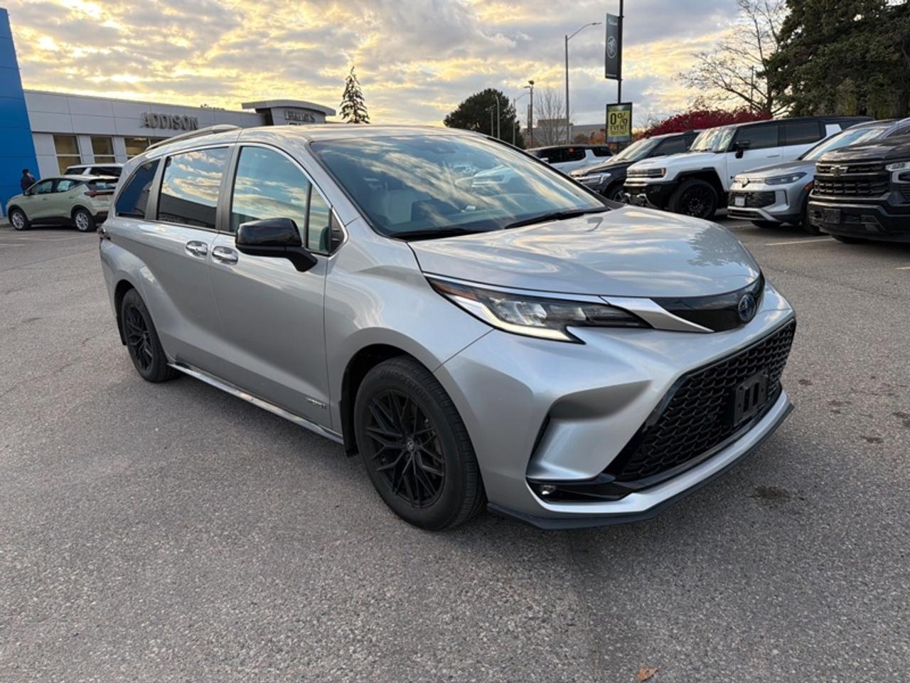 2021 Toyota Sienna XSE 7-Passenger AWD  XSE SPORT PACKAGE | ALL-WHEEL DRIVE | HYBRID | 7-PASSENGER | POWER SUNROOF Photo