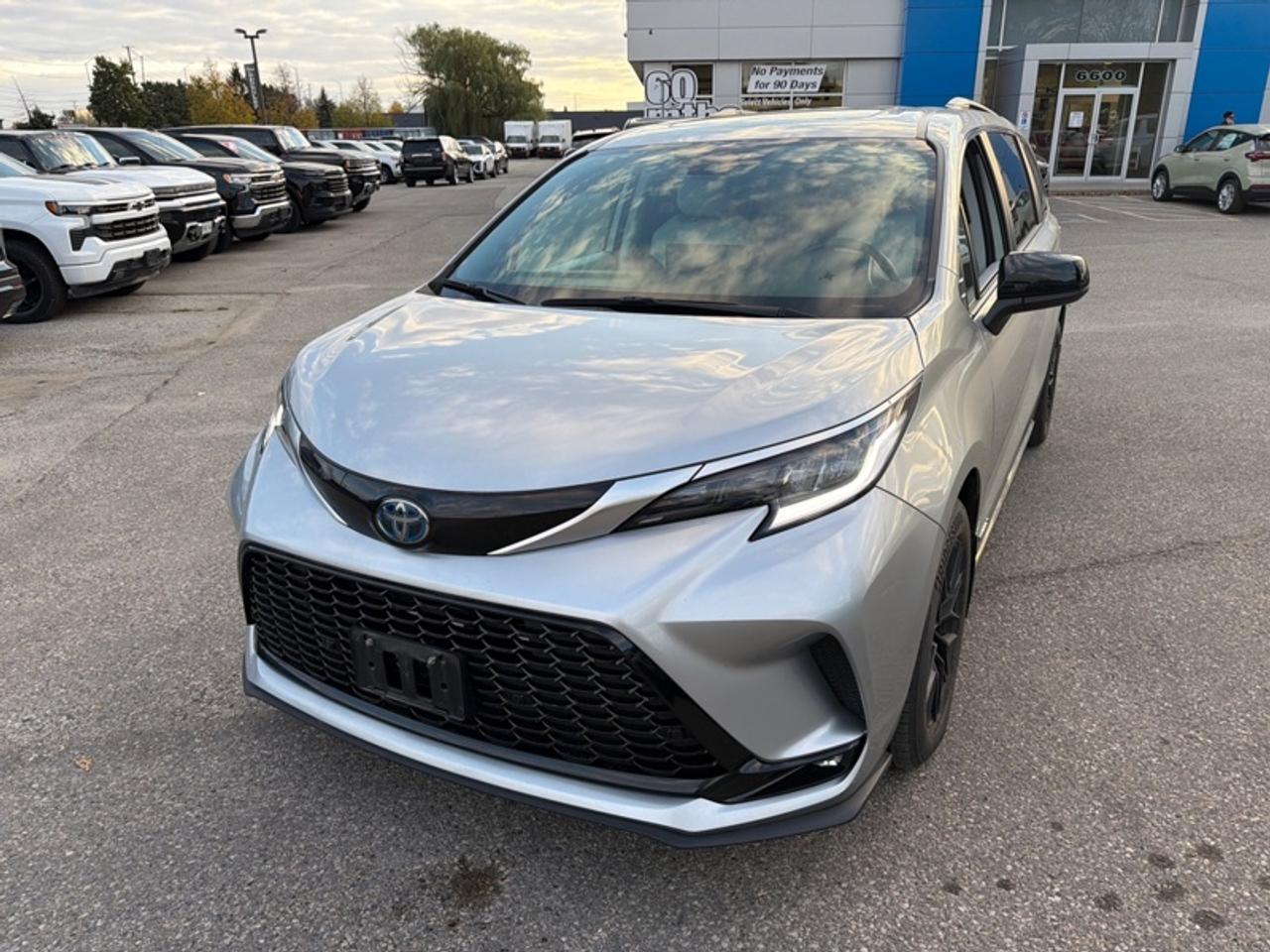 2021 Toyota Sienna XSE 7-Passenger AWD  XSE SPORT PACKAGE | ALL-WHEEL DRIVE | HYBRID | 7-PASSENGER | POWER SUNROOF Photo