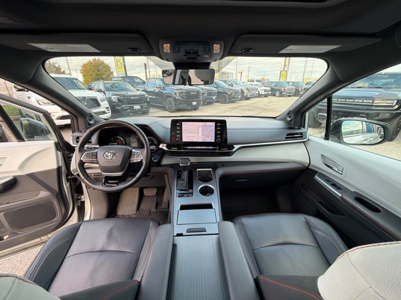 2021 Toyota Sienna XSE 7-Passenger AWD  XSE SPORT PACKAGE | ALL-WHEEL DRIVE | HYBRID | 7-PASSENGER | POWER SUNROOF Photo