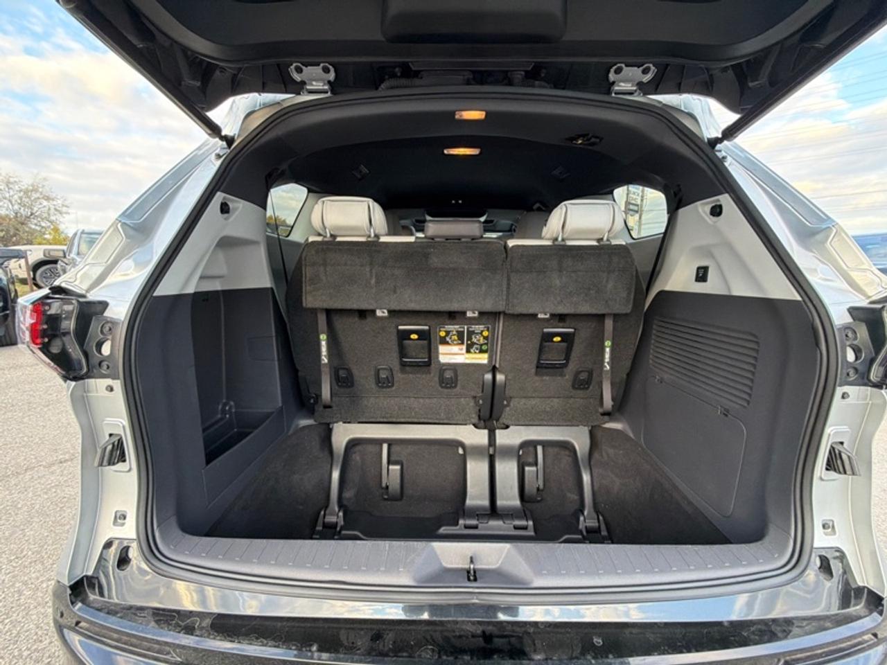 2021 Toyota Sienna XSE 7-Passenger AWD  XSE SPORT PACKAGE | ALL-WHEEL DRIVE | HYBRID | 7-PASSENGER | POWER SUNROOF Photo