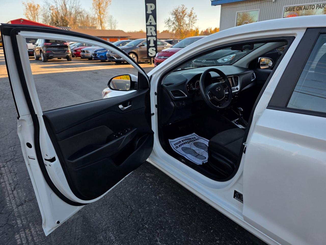 2018 Hyundai Accent SE Photo
