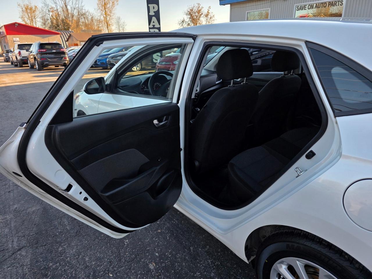 2018 Hyundai Accent SE Photo