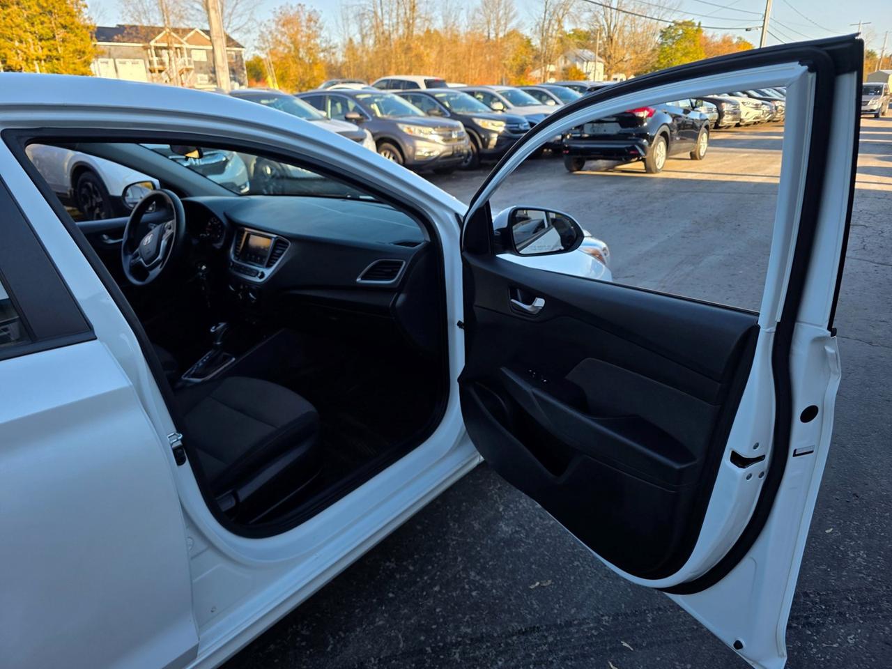2018 Hyundai Accent SE Photo