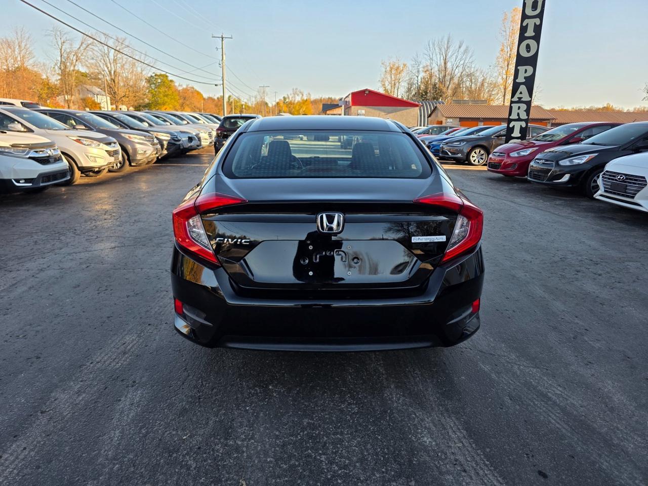 2018 Honda Civic DX Photo
