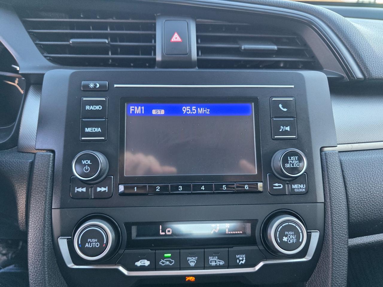 2018 Honda Civic DX Photo
