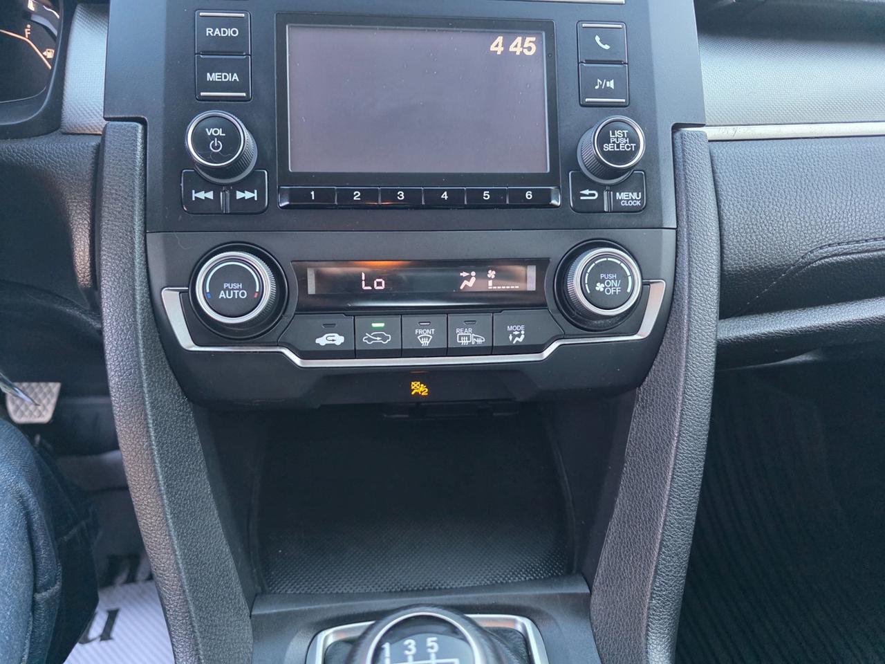 2018 Honda Civic DX Photo