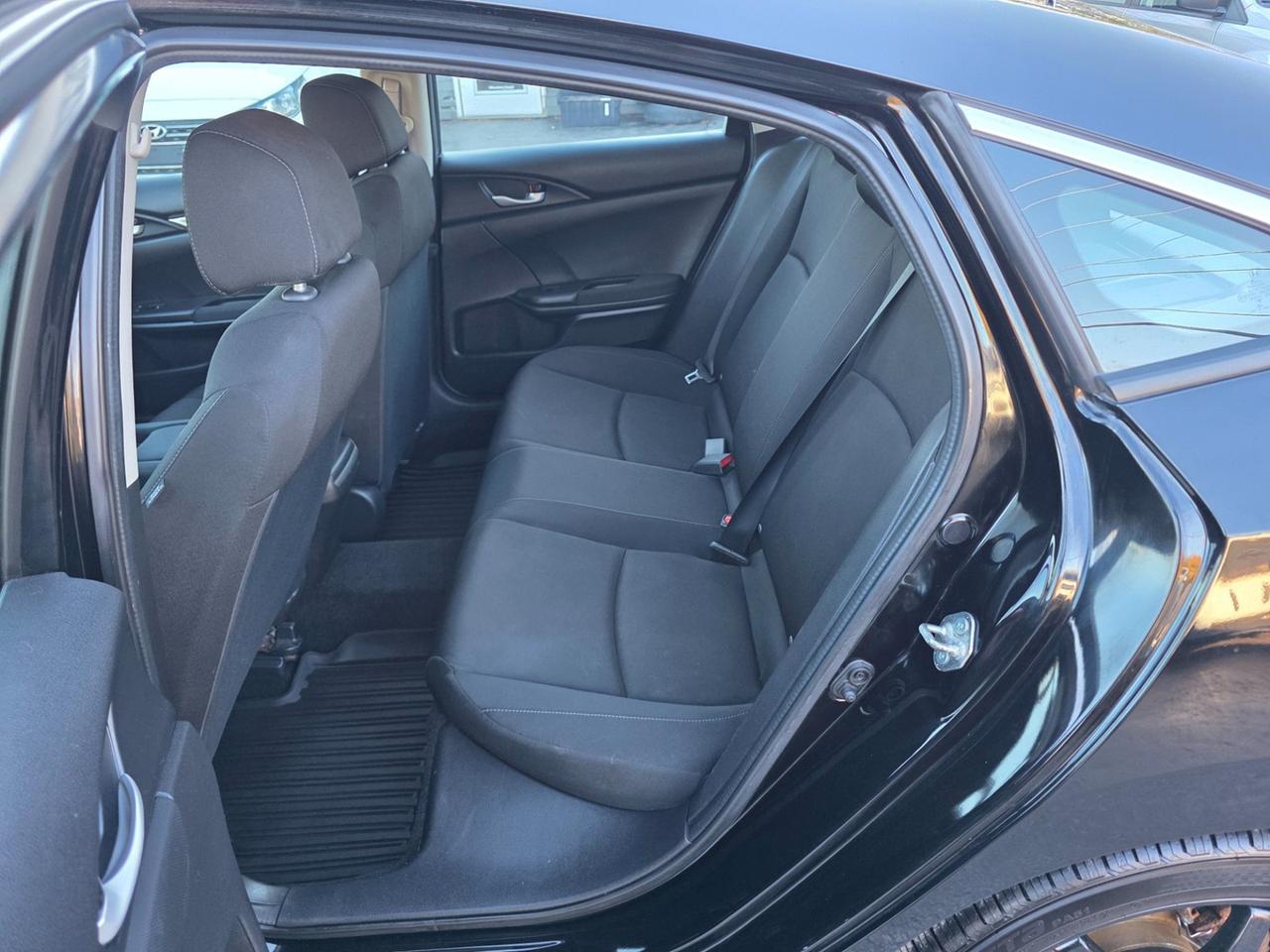 2018 Honda Civic DX Photo