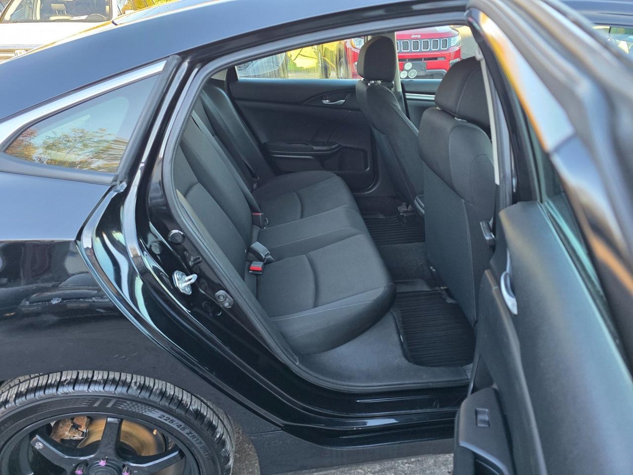 2018 Honda Civic DX Photo