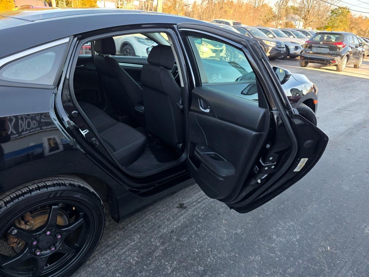 2018 Honda Civic DX Photo