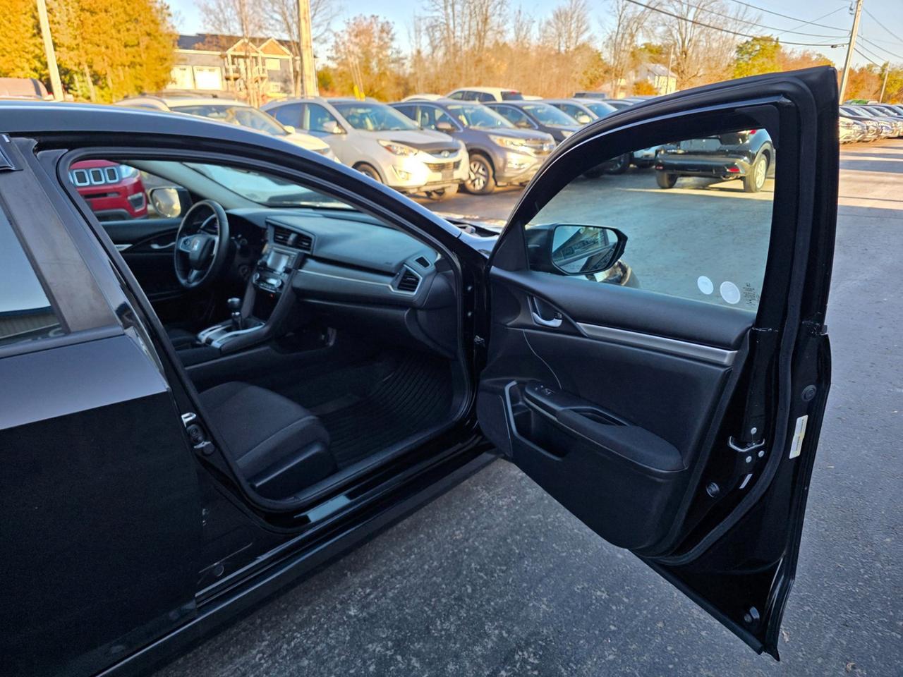 2018 Honda Civic DX Photo