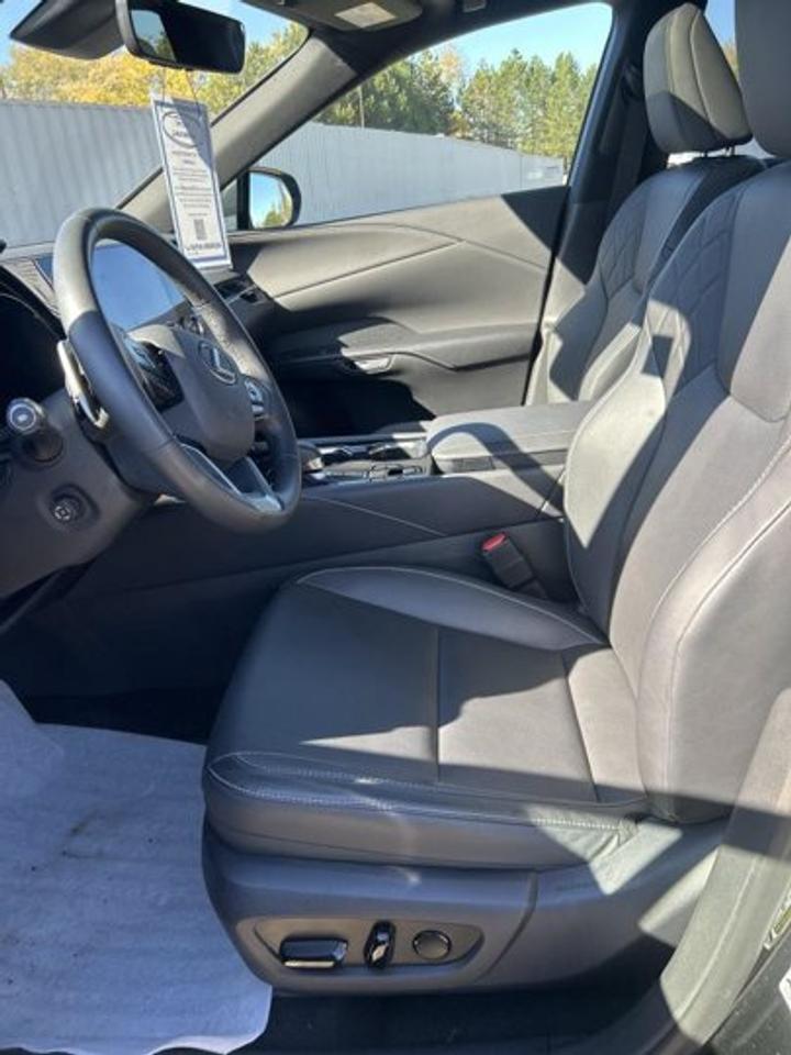 2024 Lexus RX Ventilated Seats | Sunroof | Heated Steering Wheel Photo