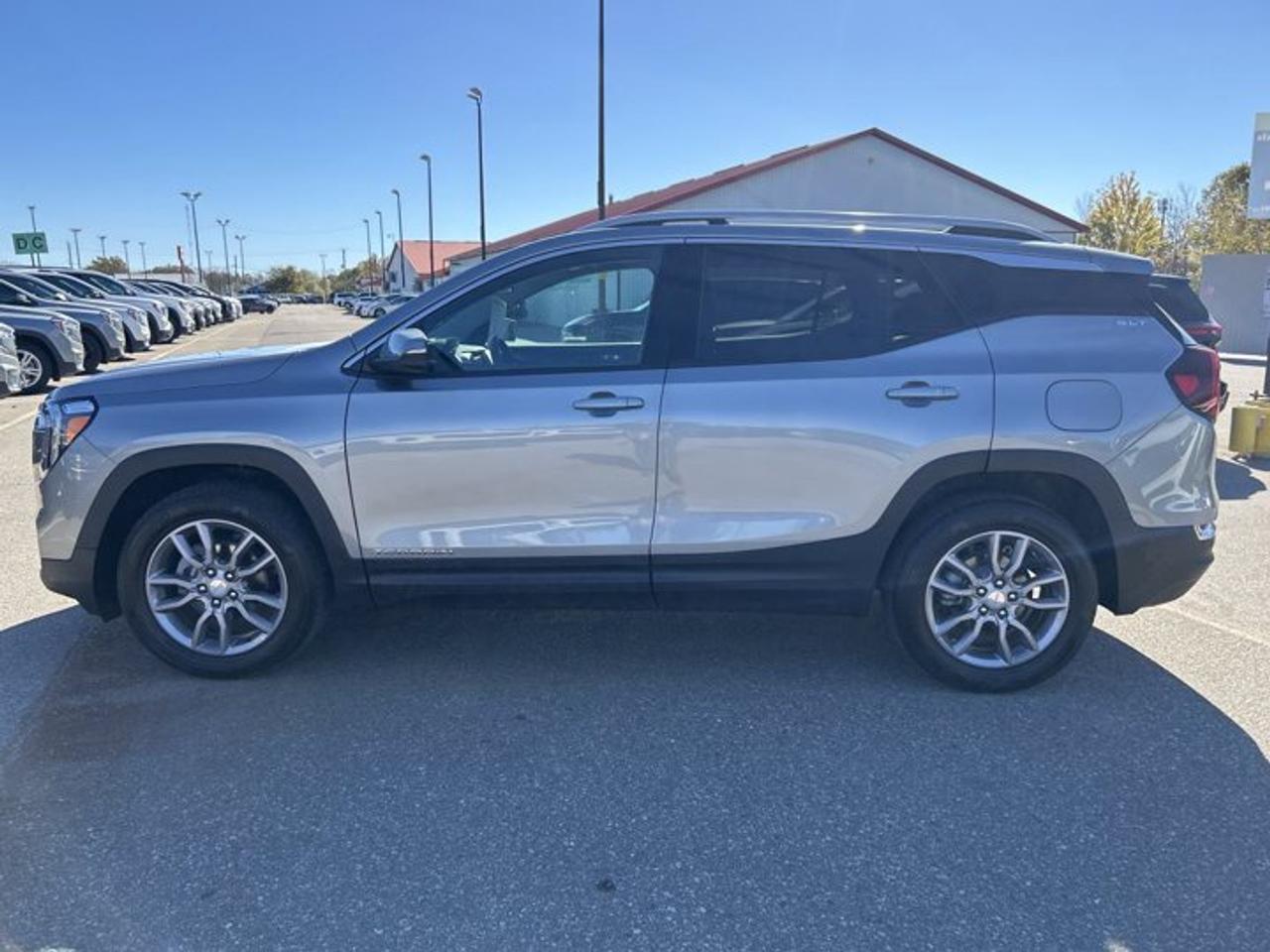 2023 GMC Terrain SLT AWD | No Accidents | 360 Camera | Leather Seats | Heated Steering Photo