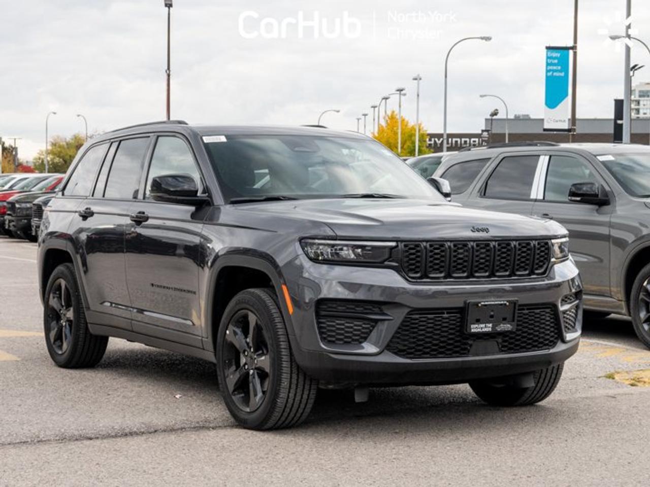 2025 Jeep Grand Cherokee Altitude 3.6L Pentastar V6 | Altitude Appearance Package | Trailer Tow Package | Power Sunroof Photo
