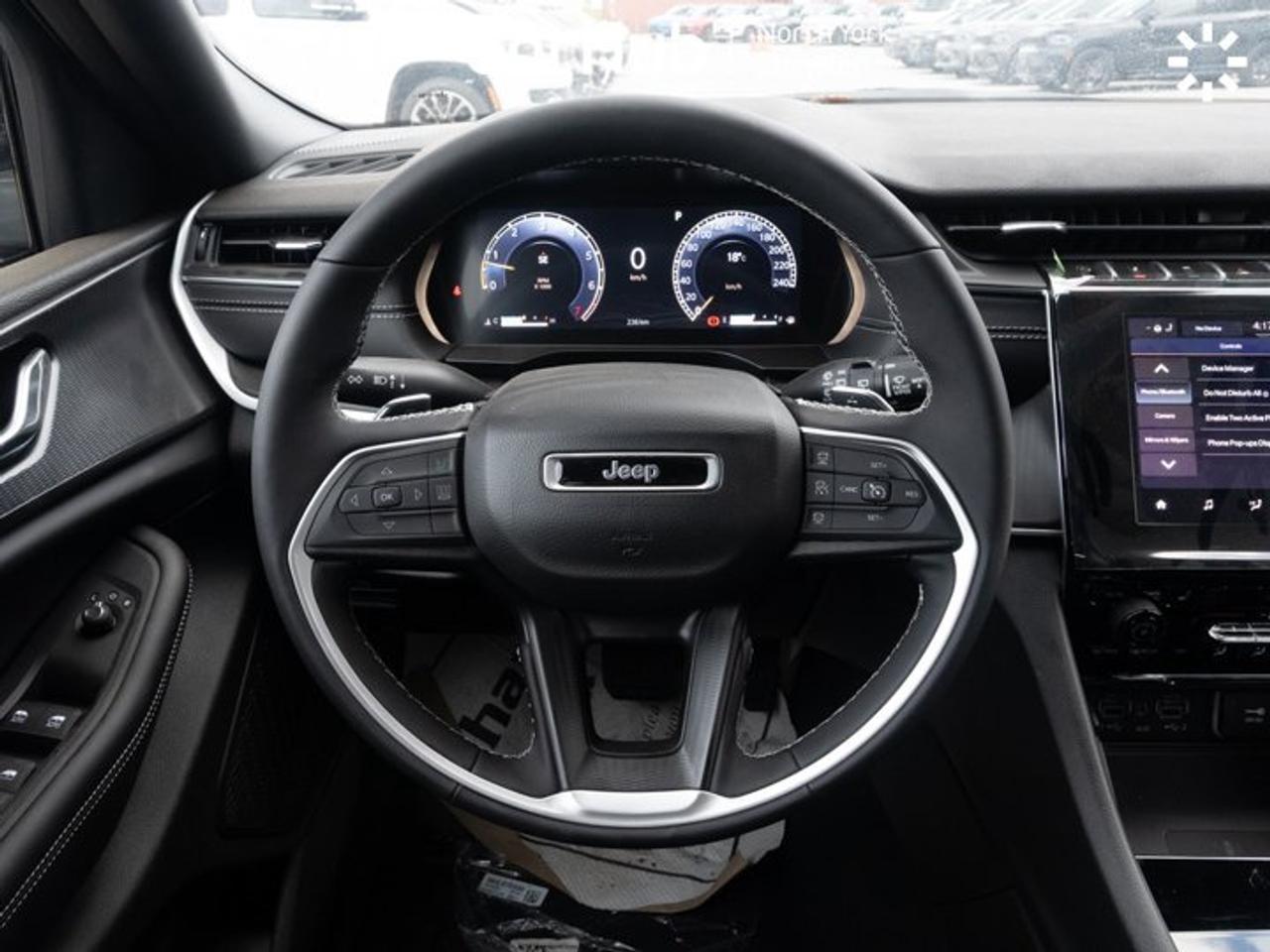 2025 Jeep Grand Cherokee Altitude 3.6L Pentastar V6 | Altitude Appearance Package | Trailer Tow Package | Power Sunroof Photo