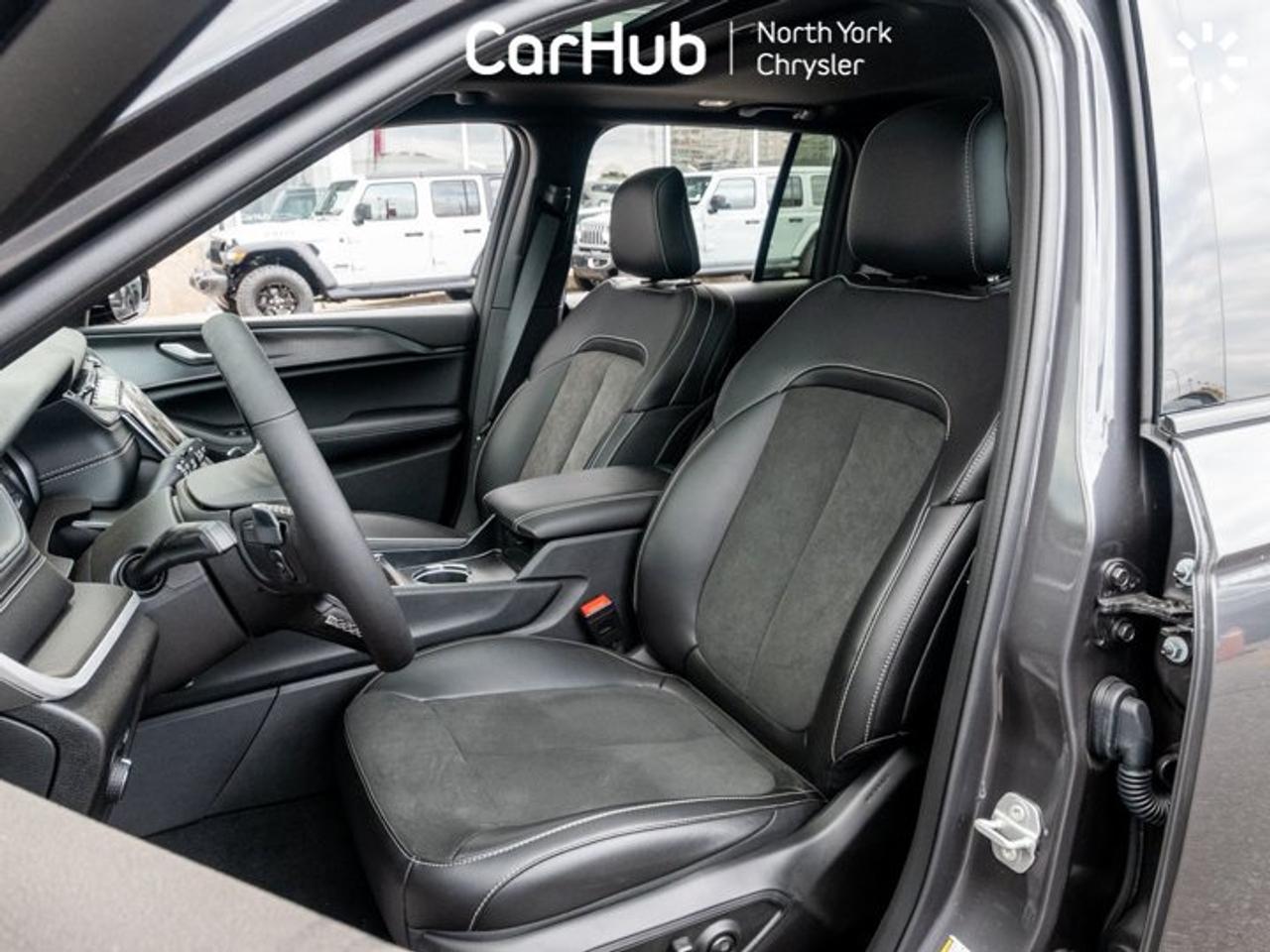 2025 Jeep Grand Cherokee Altitude 3.6L Pentastar V6 | Altitude Appearance Package | Trailer Tow Package | Power Sunroof Photo
