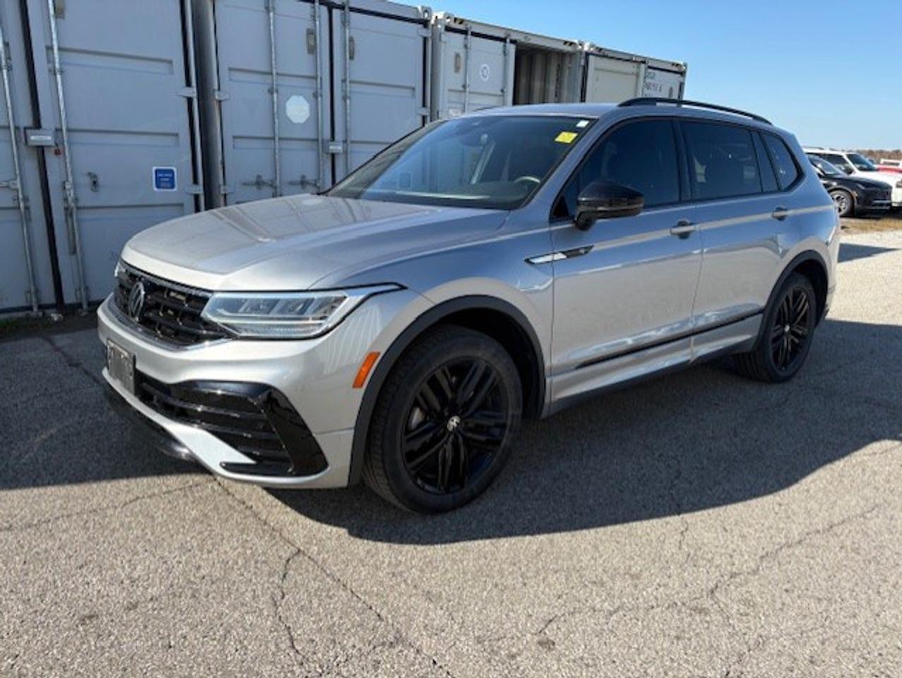 2022 Volkswagen Tiguan Comfortline R-Line Black Edition 4MOTION Photo0