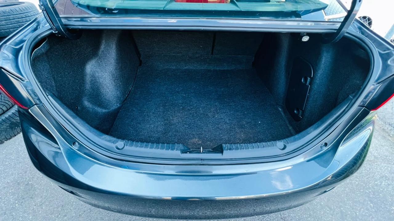2015 Mazda MAZDA3 i Touring Photo4