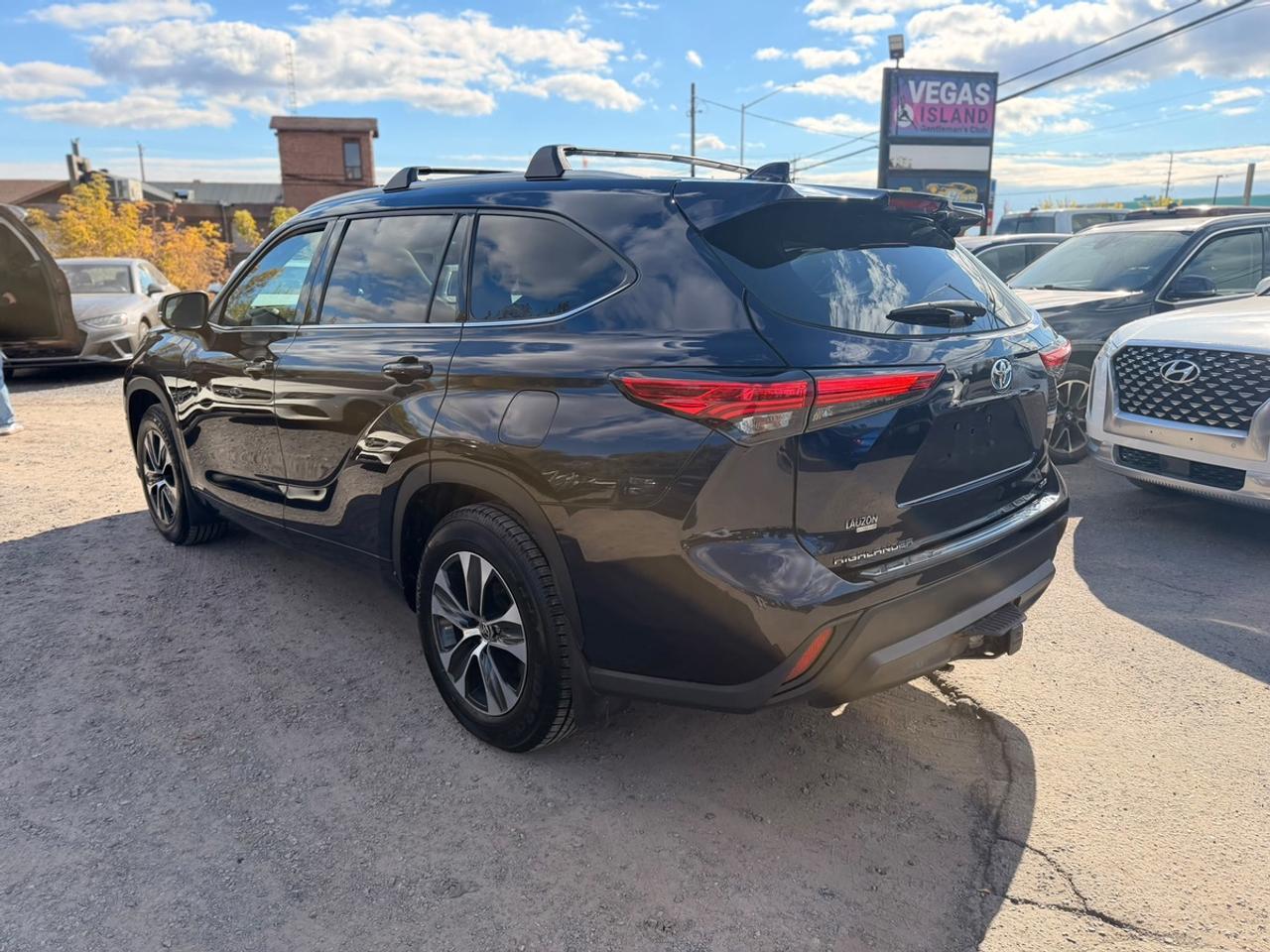 2022 Toyota Highlander HYBRID XLE Photo