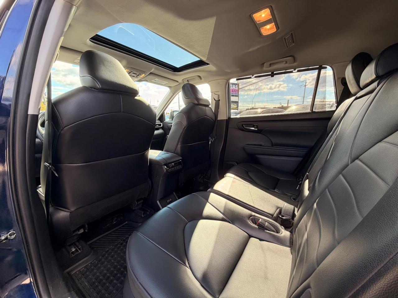 2022 Toyota Highlander HYBRID XLE Photo